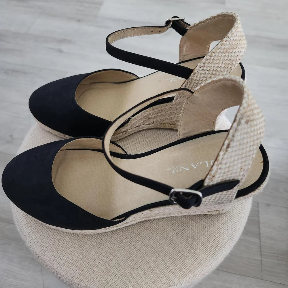 Black Espadrilles with Elegant Design - Picture 2 of 2